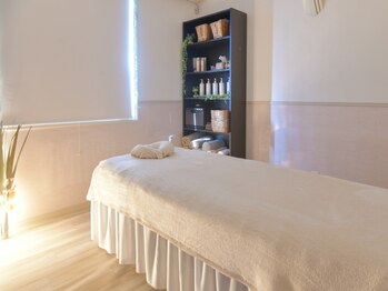 トータルビューティーサロンパピヨンの写真/深くとろける癒し時間…♪完全個室で味わう贅沢ヘッドスパ◎日頃の疲れを解消してリフレッシュしませんか？