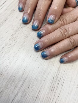 スワロ(suwaro)/夏に大人気ラメグラデーション