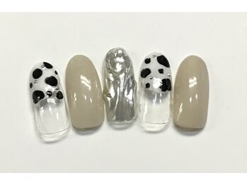 ネイルアンドまつげ リュフェール 五反田(Nail Lufaire)/牛柄フレンチミラー