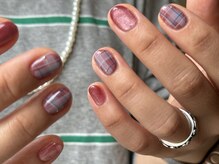 ミニョン 北堀江(mignon)/秋のピンクチェックネイル