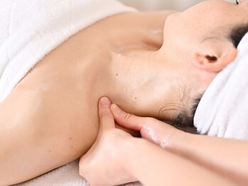 メゾンカヨ(Maison Kayo)/頭、脳、肩、目の疲れをほぐす