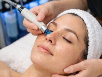 メリハリラボ 調布店(MeriHari.Lab)の写真/毛穴汚れ根本改善◎特許電解水で押し出さない毛穴洗浄！毛穴詰まり&黒ずみ徹底改善し、毛穴レスな肌へ♪