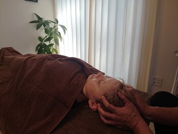 カラダまっすぐ整体院の写真/【頭皮の筋肉へしっかりとアプローチ！】頭部の血流が良くなり、頭皮や髪の健康・小顔効果にも◎