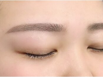 Y'sBLUE le'a【イースブルーレア】の写真/眉毛でお顔の第一印象を上げ!毛流れをナチュラルに整え、見違えるような印象に♪洗練された垢抜け眉に★