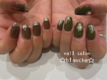 ブランシュ(BLANCHE)/アシンメトリーネイル