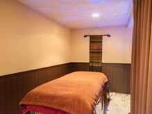 アジアンルーム(Asianroom)/施術ベッド