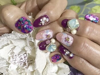 ルアナ(LUANA)/華やか派手ネイル