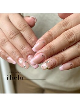 ビジューネイル