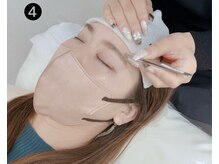 ヘイリーブロウ 溝の口店/アイシングと毛抜きで処理 