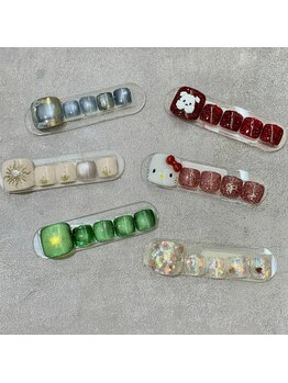 ネイルアンドアイラッシュスタジオ シュシュ(chouchou)/フットネイル手書きアート