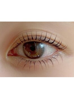 ナチュラル上品な目元にしたい