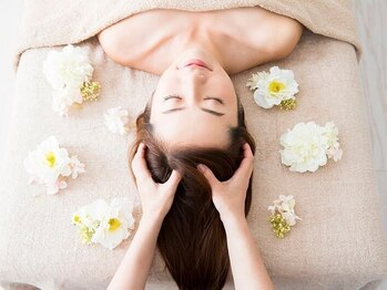 リローゼ(Re.ROSE)の写真/【引上げ効果抜群★】リアボーテの高濃度神泡炭酸を利用したヘッドスパで、リフトアップ&くすみ解消！