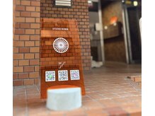 スタジオロビン(Studio Robin)/入り口の看板