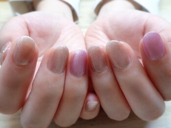 アミュリー ネイル アトリエ(Amury nail atelier)/メタリック マグネット トレンド