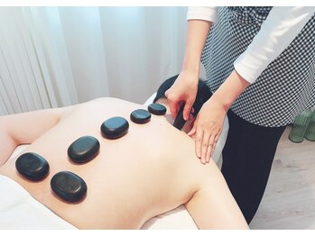 お身体をほぐすリラクゼーションのお店/温活、ホットストーン