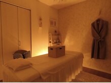 リラクェール(RELAQEEL)/〈温かみのある落ち着いた部屋〉