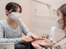 Q9. 爪を傷ませたくないのですが、「パラジェル」や「フィルイン」などの技術には対応していますか？