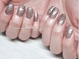 輝くフラッシュネイル