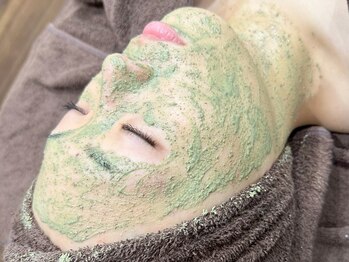 ビープラス(Biplus)の写真/優しく丁寧な施術で初心者様にもおすすめ！！ハーブピーリングは剥離の有無をお選びいただけます♪