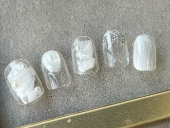 つめノさき/ホワイト×きらきらネイル