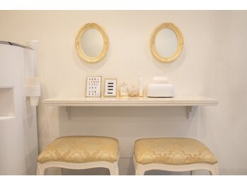 まつげエクステ専門店 アイラ 吉祥寺店(EYELA)/カール、ストレートアイロン貸出