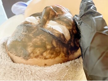 グロウ バイ フェイシャルデザイン アンド アイ(GROW)の写真/【繰返すシミ・年齢を感じるシワ改善】リアボーテハーブトリートメントで肌そのものを育てる本格ケア♪

