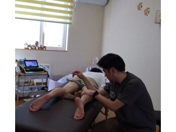 ハグプラス(hug+)/手技+電気刺激