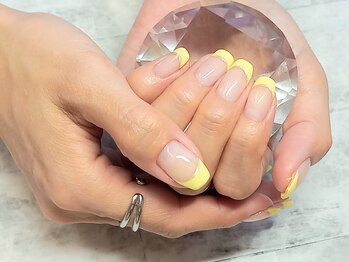 バターカラーネイル