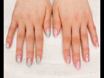 ソルノワ(sol-noir)/