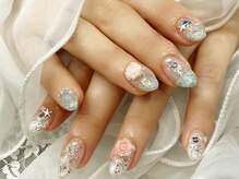 グレイヘアービューティー(gray hair beauty)/バラの海の夏ネイル