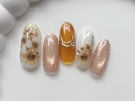 ひまわりネイル/8000円