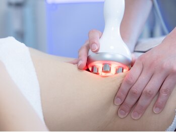 サロン ビズー(SALON BISOU)の写真/本気で痩せたい方に◎気になる部分の脂肪を燃焼！高機能の最新機器で理想の美ボディに導きます！