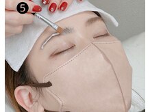 ヘイリーブロウ 溝の口店/眉毛を柔らかくしていきます