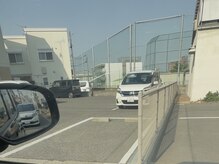ラグ(LUXU)/駐車場場、到着