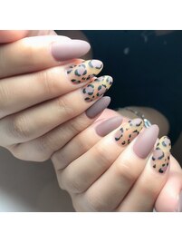 ヒョウ柄ネイル