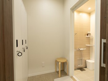 イト(ito)/内観：個室のロッカールーム