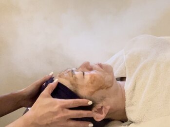 緒々 ワンプラス(one+)の写真/【薄いシミ・〇斑が気になる方にも◎】毛穴のザラつき・開き毛穴やニキビなどでお悩みの方に♪