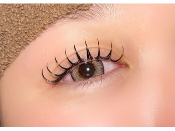 eyelash salon uru.の写真/【NEWOPEN】すでに顧客多数！季節やイベントに合わせ華やか・ぱっちり目元に◎ご新規様限定クーポンあり！