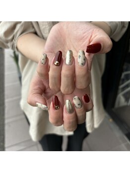 トータルサロン 白べぇーっ プラス/クーポンネイル