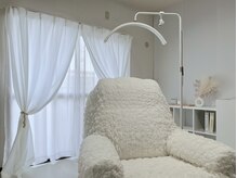 ドットアイルーム(.eye room)の雰囲気（【完全個室】白を基調としたプライベートサロン♪）