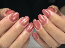 ミューク(mjuk.)の雰囲気（うるうるキラキラマグネットネイル。色も多数揃えています。）