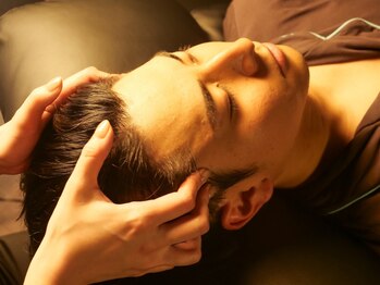 オム(HOMME)/リフトアップでスッキリ小顔に◇