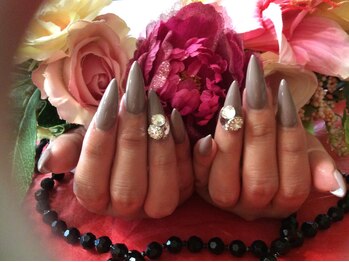 リングアリング(Ring a Ring)/グッとシックに大人グレイネイル