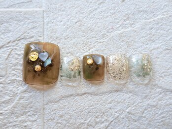 FOOTネイル ¥9980 くすみカラー