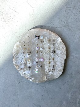 ノットイコール(≠ not equal)/耳つぼジュエリー