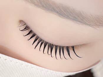 アイラッシュ＆ネイル レーヌ池袋 (Reine)/伏し目の時も美しく