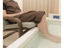 ヒトハリ鍼灸整体院(HITOHARI鍼灸整体院)の雰囲気（施術前の足湯タイム冷え性　むくみ　血流循環の改善）