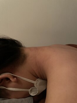 極めリラクゼーション/疲れがたまってガチガチの首