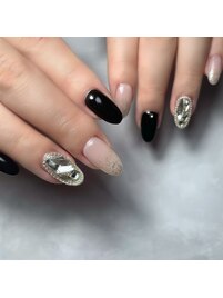 ブラック×ビジュー