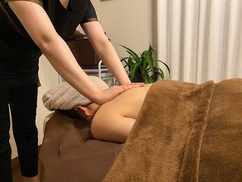 ラウレレ(Laulele)の写真/【当店人気NO.１】アロマ足浴付き☆オイルトリートメント60分《5,500円→5,000円》コリ・むくみの改善に◎